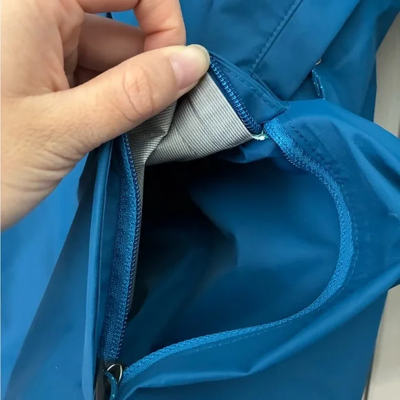 Patagonia Men’s Small Torrentshell 3L Rain Jacket - Like New - Picture 4 of 4